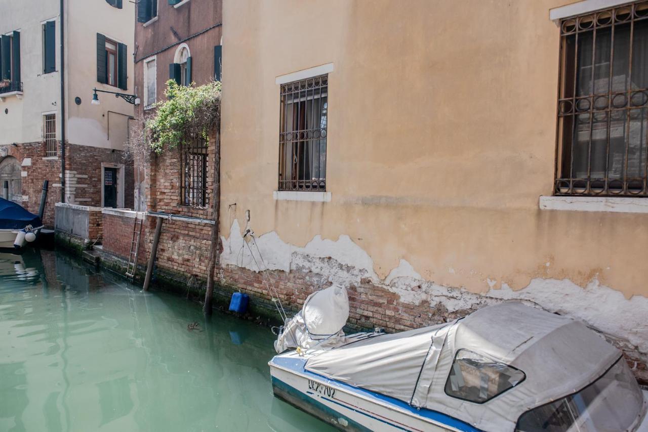 Gondola Rosa, Incantevole Vista Sul Canale Venedig Exteriör bild