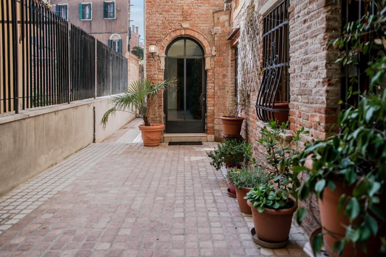 Gondola Rosa, Incantevole Vista Sul Canale Venedig Exteriör bild